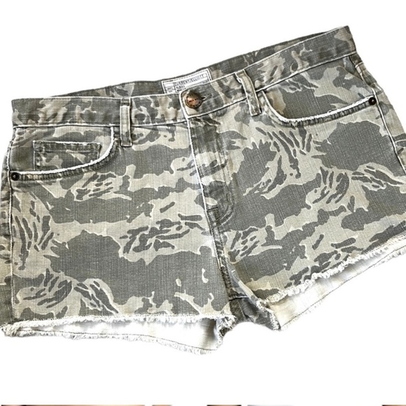 Like New Current/Elliott The Boyfriend Shorts - Picture 1 of 7